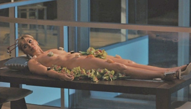 Homemade table, raw food, naked eating: SATC's Samantha did this way back in the noughties. Film still courtesy Warner Bros. Television  