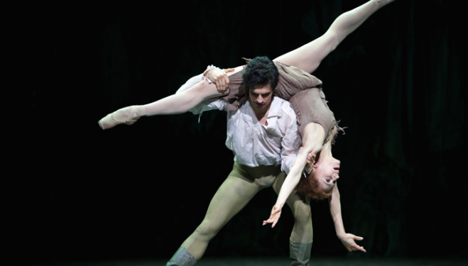 MacMillan's Manon, Federico Bonelli, Marianela Nuñez, photo ROH Alice Pennefather 2014