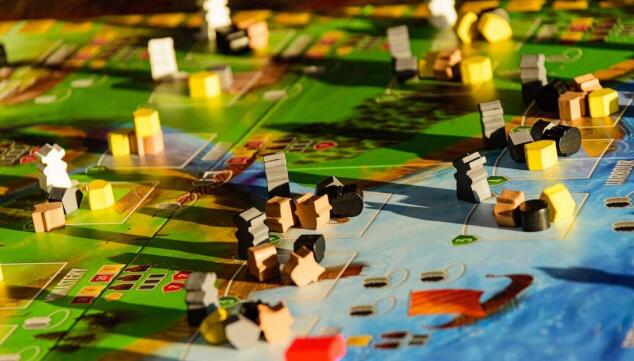 Puzzles and board games to beat boredom
