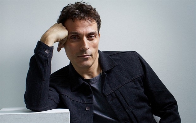 Rufus Sewell: Art - Old Vic revival 