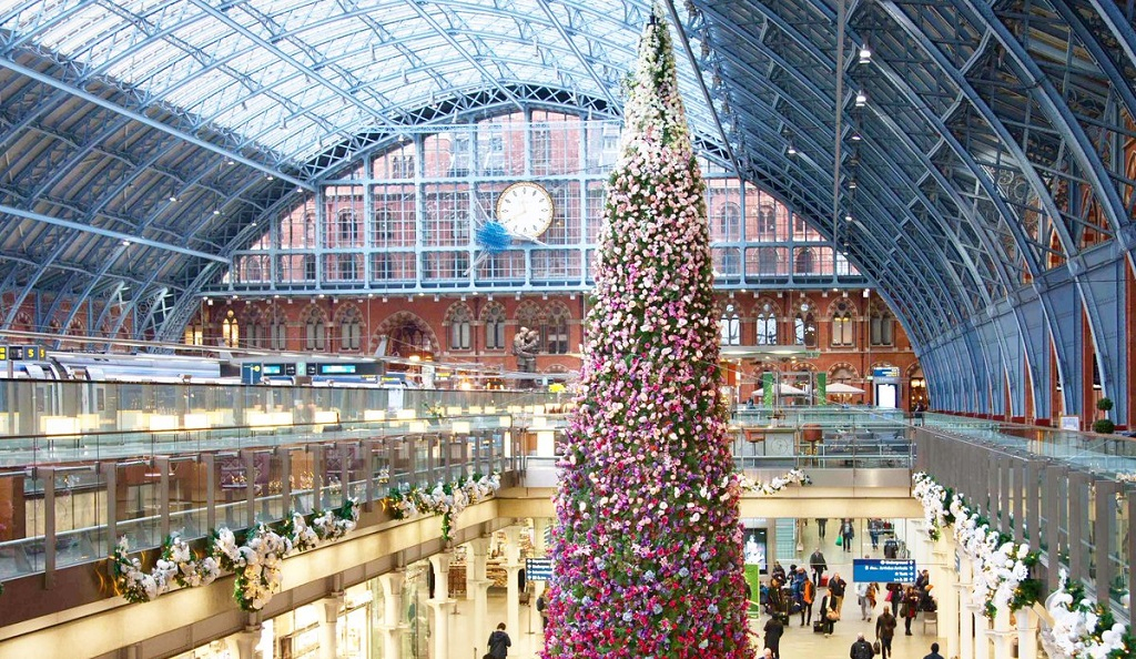 Who has the classiest Christmas tree display in London?