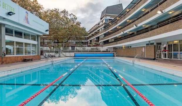 ​The one with the heated lido: Oasis Sports Centre