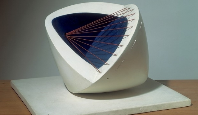 Barbara Hepworth, Sculpture with Colour (Deep Blue and Red) (6) 1943 © The Hepworth Estate