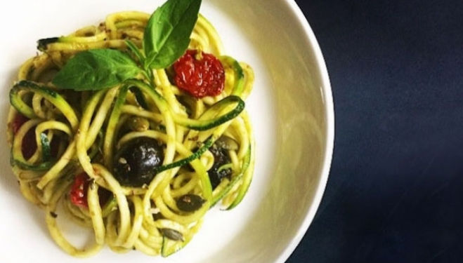 Courgetti recipe: raw, healthy alternative to pasta