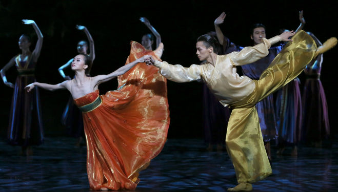 Shanghai Ballet in Echoes of Eternity photo Chen Wen