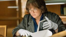 Melissa McCarthy deserves all the awards for her performance in Can You Ever Forgive Me? 