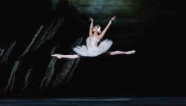 Marianela Nuñez in the Royal Ballet's Swan Lake (c) ROH 2018 Bill Cooper