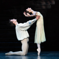 The Royal Ballet, Matthew Ball as Romeo, Lauren Cuthbertson as Juliet (c) ROH 2019 Helen Maybanks