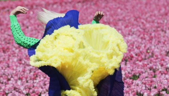 In Bloom, Dazed and Confused, July 2011 © Viviane Sassen, courtesy of The Photographer's Gallery