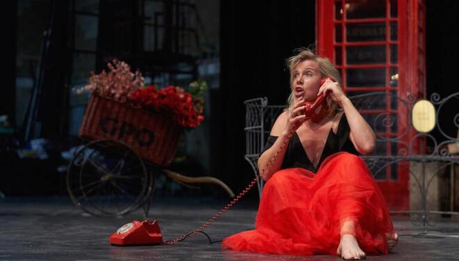 Claire Booth sings her phone call in La Voix Humaine at Grange Park Opera. Photo: Richard Lewisohn