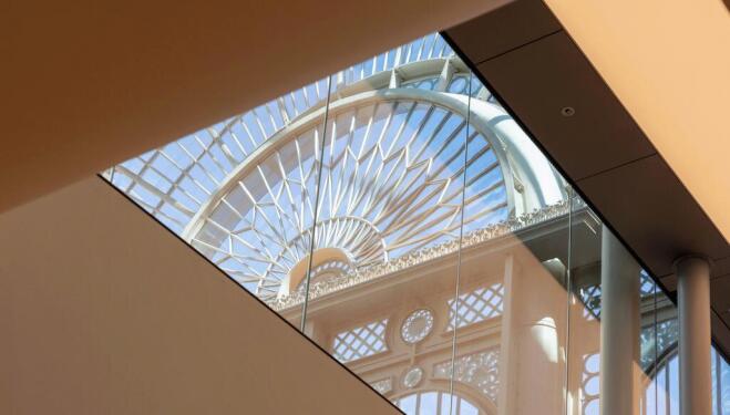Go backstage and see the Royal Opera House from a different angle. Photo: Luke Hayes