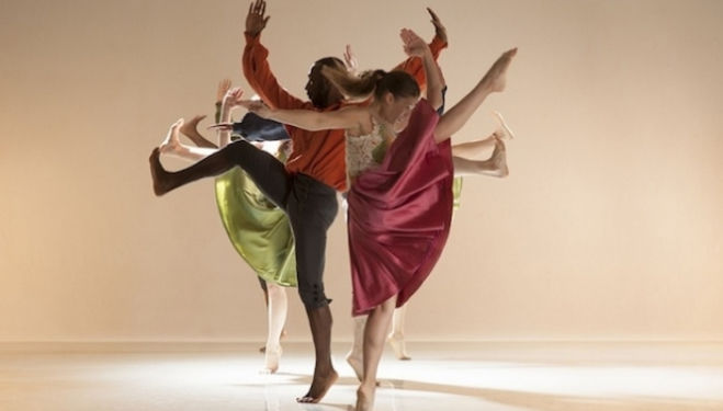 Richard Alston Dance Company: Jennifer Hayes and company, image by Chris Nash