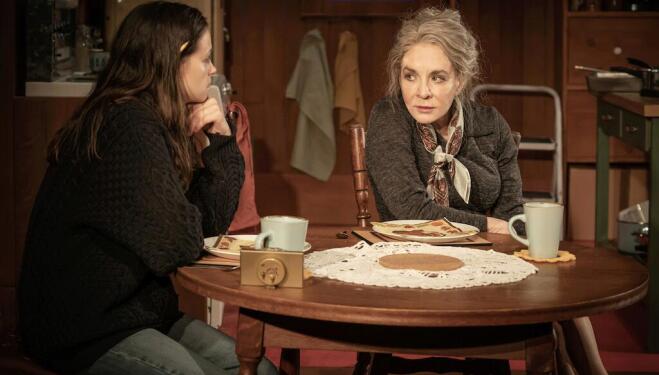 ’night, Mother, Hampstead Theatre. Photo: Stockard Channing and Rebecca Night. Credit: Marc Brenner