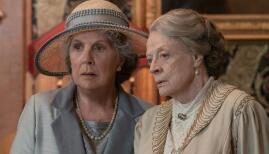 Penelope Wilton and Maggie Smith in Downton Abbey: A New Era (Photo: EPK/Focus Features))