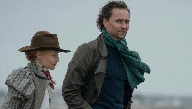 Tom Hiddleston and Claire Danes in The Essex Serpent, AppleTV+ (Photo: Apple)