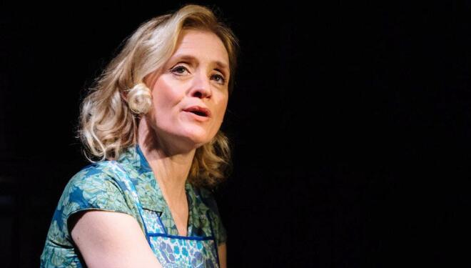 Review: Anne-Marie Duff gives star turn in House of Shades