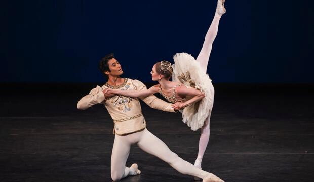 Ryoichi Hirano and Sarah Lamb in Balanchine's Diamonds.  The Royal Ballet Back on Stage © ROH 2020. Photo: Tristram Kenton