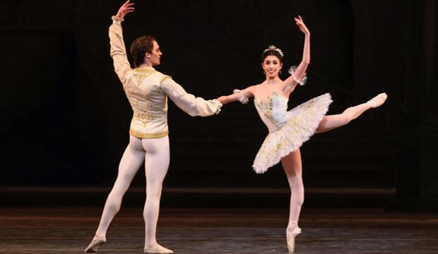 Matthew Ball & Yasmine Naghdi in The Royal Ballet's The Sleeping Beauty © 2019 ROH. Photo: Bill Cooper