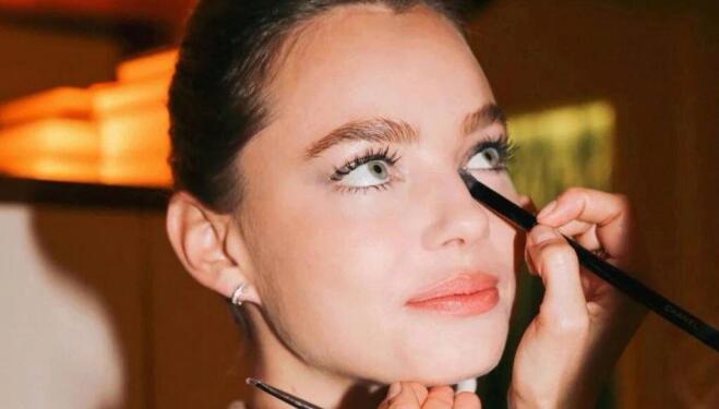 Holiday party make-up: 12 tips from Kay Montano 