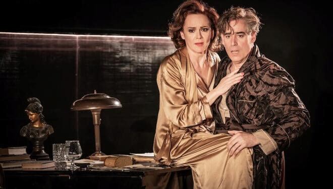 Rachael Stirling and Stephen Mangan in Private Lives. Donmar Warehouse. Photo: Marc Brenner