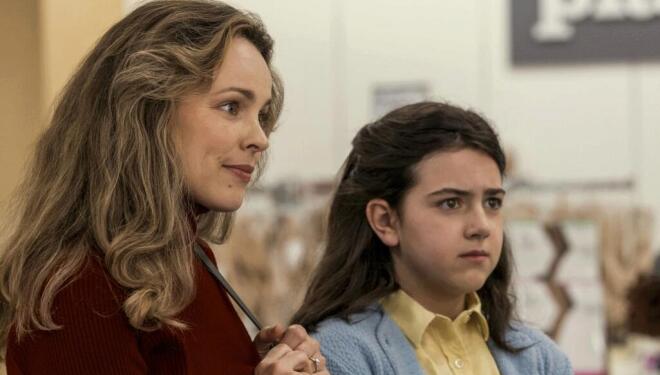 Rachel McAdams and Abbie Ryder Fortson in Are You There God? It's Me, Margaret (Photo: Lionsgate)