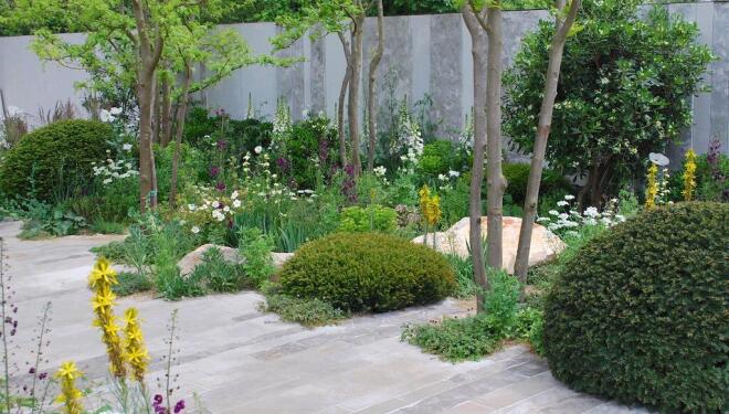 Calming whites and creams in the Memoria and GreenAcres Transcendence Garden, RHS Chelsea Flower Show 2023. Photo: Adrienne Wyper