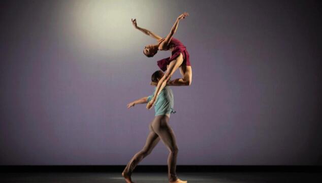 Mariko Sasaki and Lukas B Brëndsröd in Anemoi, The Royal Ballet 2021, Photo: Alice Pennefather