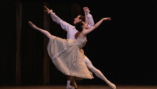 Calvin Richardson and Akane Takada in Manon, The Royal Ballet 2022 ROH. Photo:Andrej Uspenski