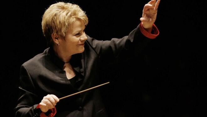 Marin Alsop conducts Rhapsody in Blue on 19 Oct. Photo: Grant Leighton