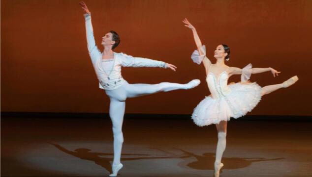 Ballet Icons Gala 2024. Vadim Muntagirov and Fumi Kaneko in Grand Pas Classique. Photo: Jack Devant