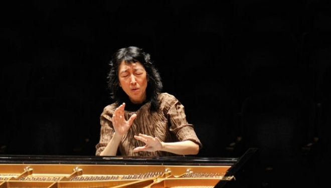 London Philharmonic Orchestra: Mitsuko Uchida plays Beethoven