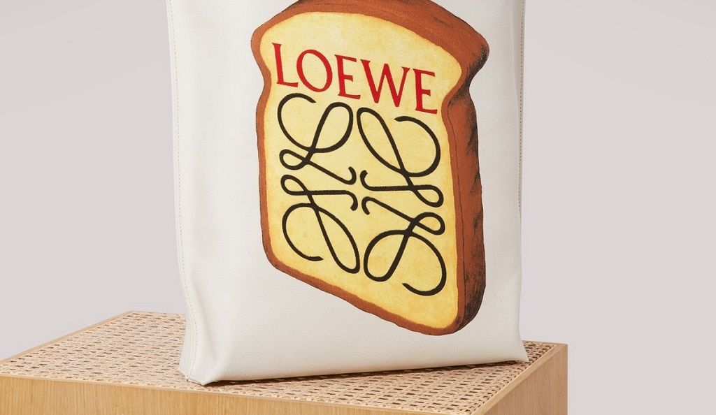 The new logo: Loewe
