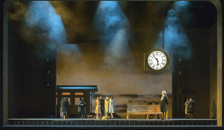 'Così Fan Tutte' has shades of 'Brief Encounter' at Covent Garden. Photo: Stephen Cummiskey