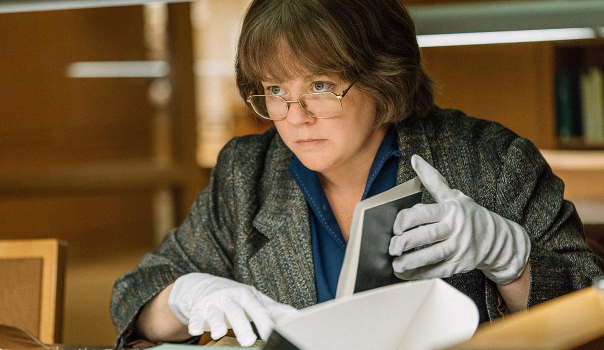 Melissa McCarthy deserves all the awards for her performance in Can You Ever Forgive Me? 
