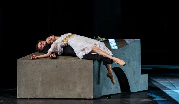 Sergei Polunin and Alina Cojocaru in Johan Kobborg's Romeo & Juliet (c) Luca Vantusso