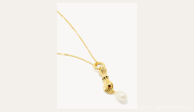 Metallic Hand pearl & 18kt recycled gold-plated necklace