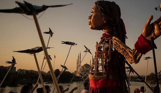 Walk with Amal, a puppet on an epic journey 