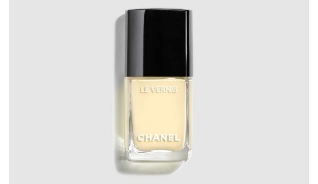 ​8) Chanel Le Vernis Longwear Nail Colour in Riviera, £24