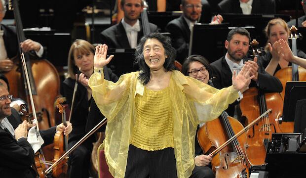 Mitsuko Uchida plays Beethoven