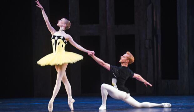 Sarah Lamb and Steven McRae in Scènes de Ballet © The Royal Ballet, Photo: Tristram Kenton 2014