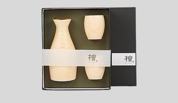 Hinoki Wooden Sake Flask & Cups Set
