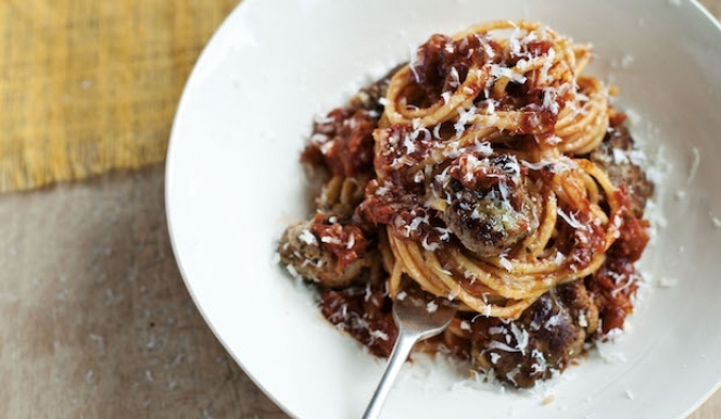Carluccio's Recipe: Spaghettoni con Polpette di Carne e Melanzane